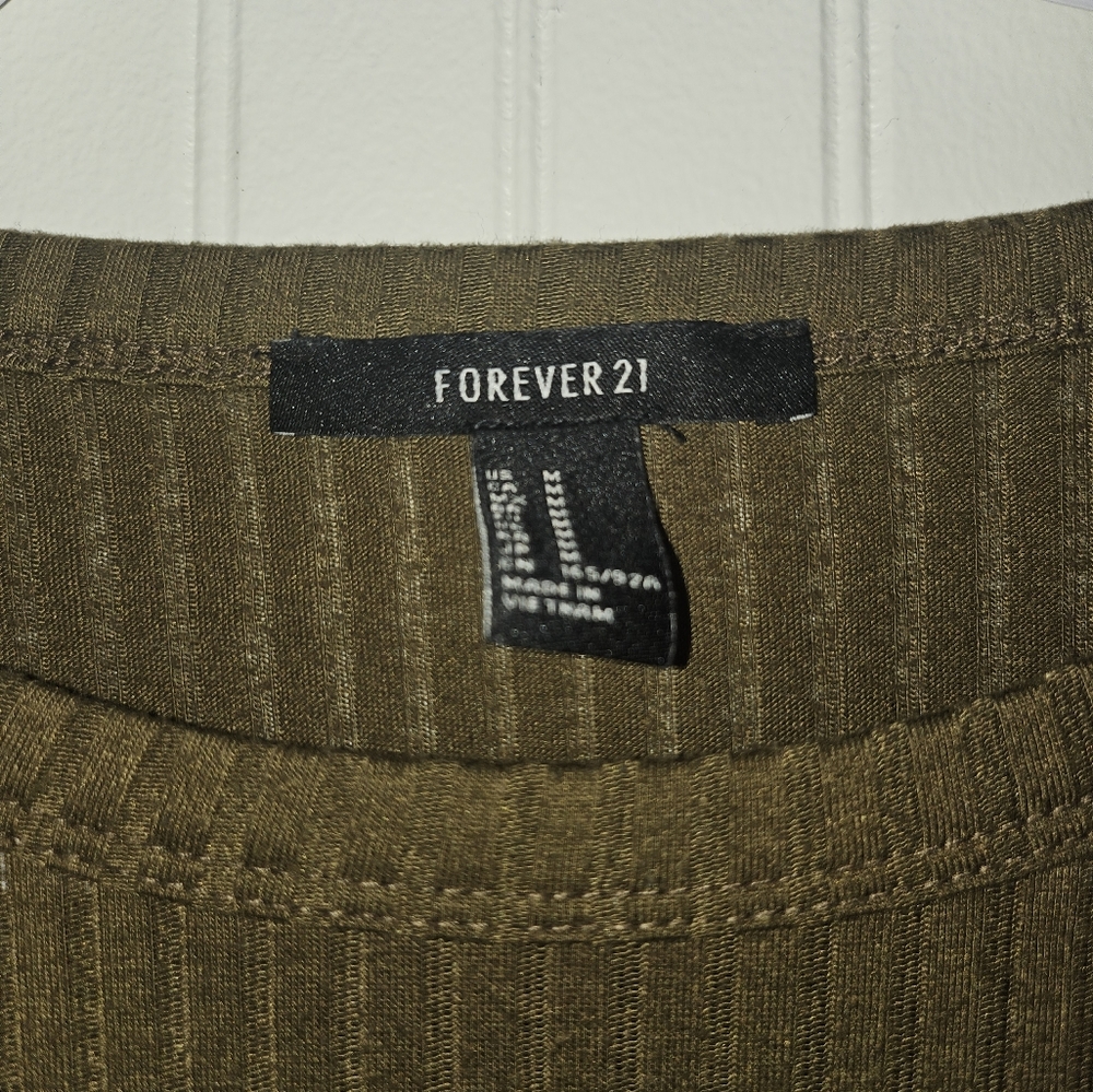 Cropped tee - Picture 3 of 4